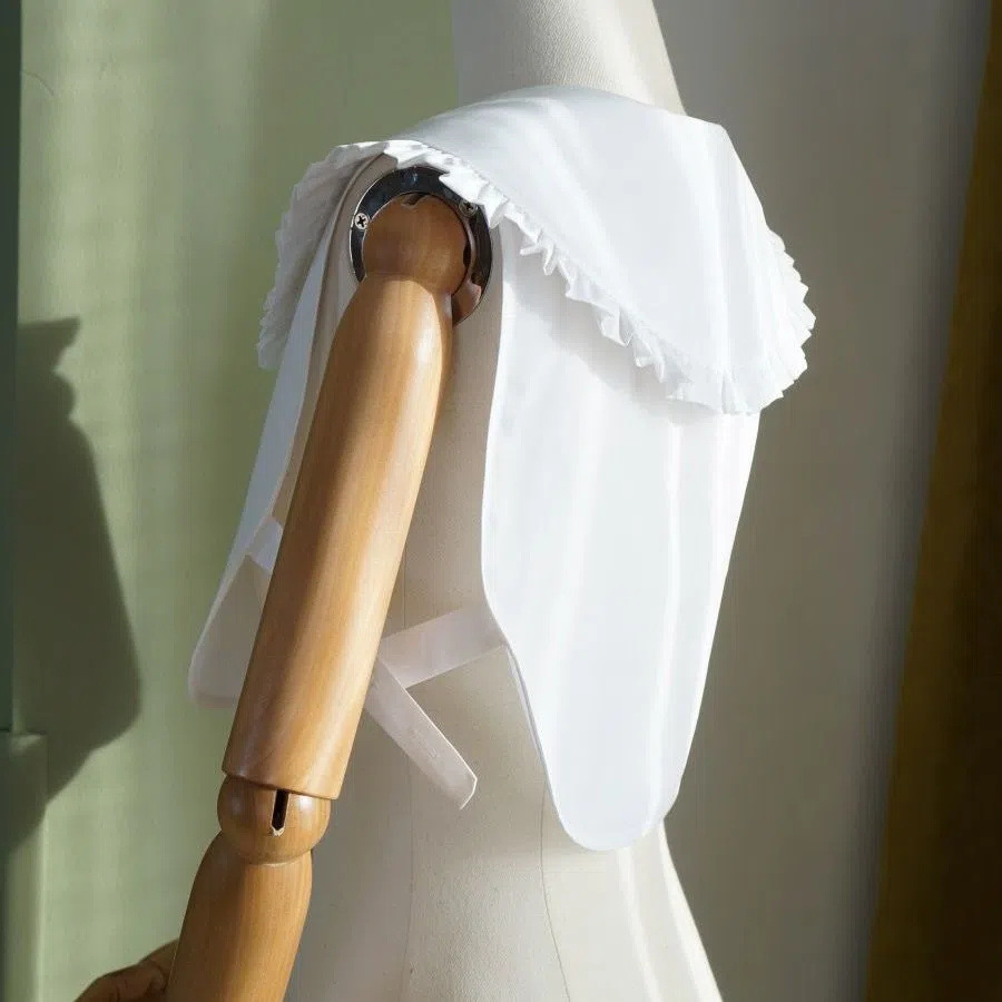 Decorative embroidered fake collar with ruffles 58 02